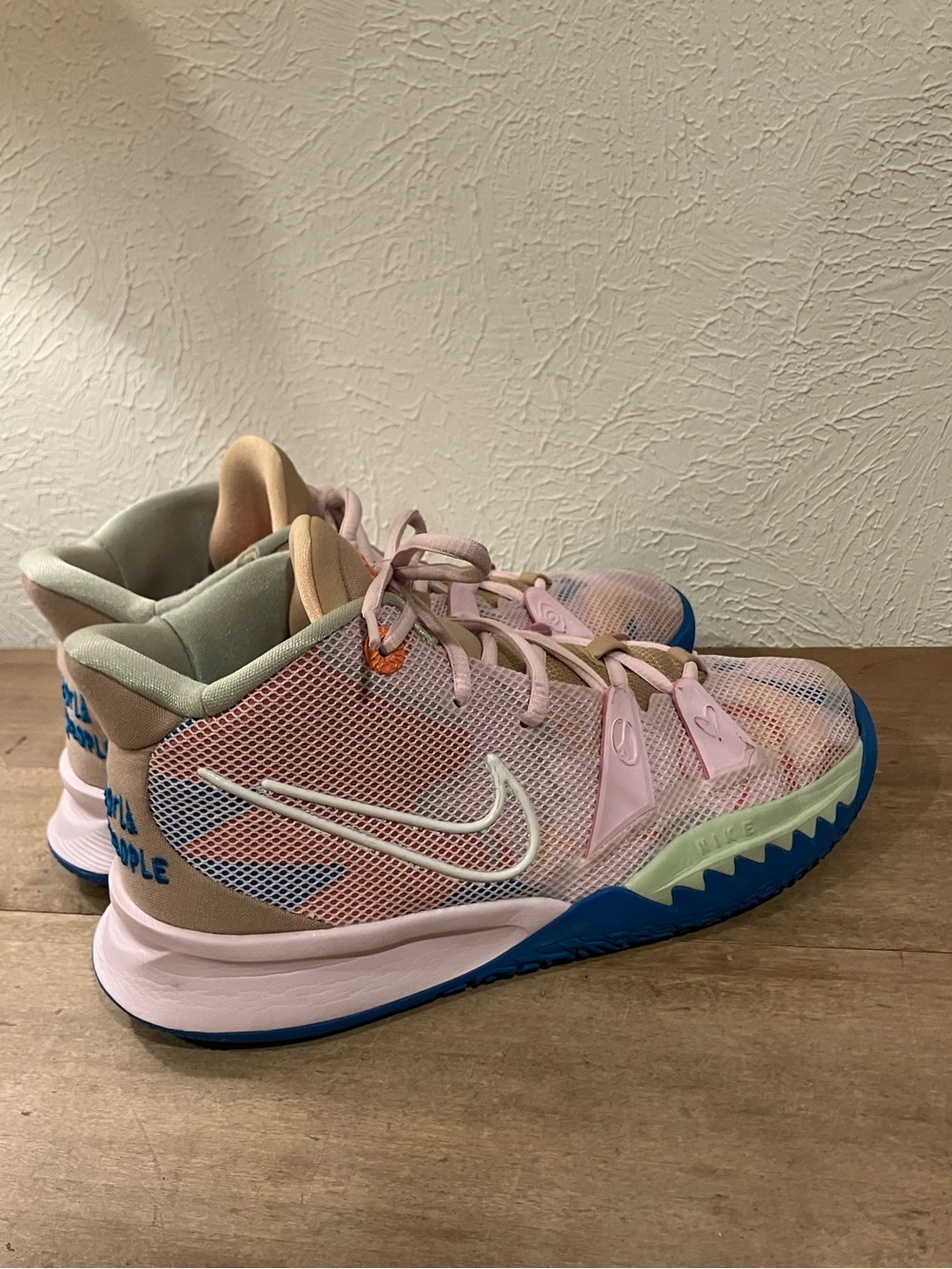 Nike Kyrie 7 ‘1 World 1 People’ Sneaker - Picture 6 of 12
